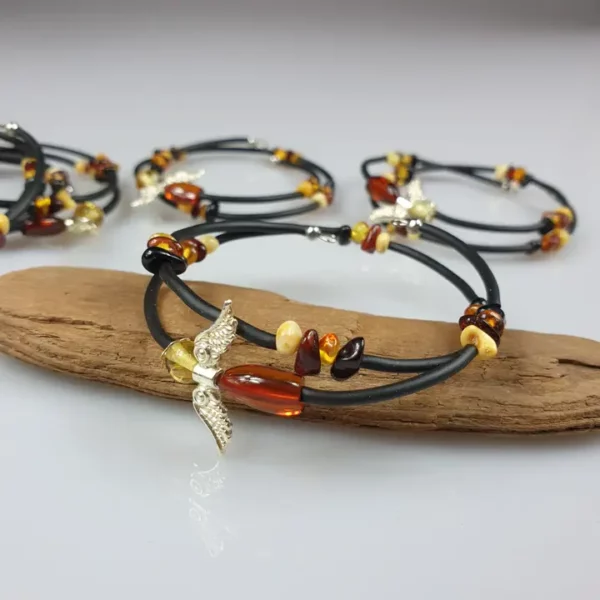 Bracelet en pierres précieuses pour enfants. bracelet en ambre