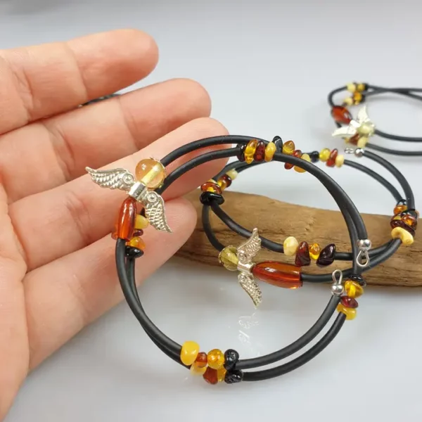 Bracelet en pierres précieuses pour enfants. bracelet en ambre